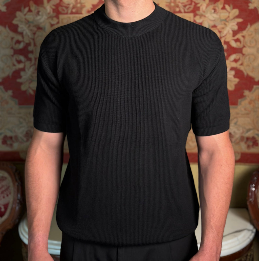 Black Round Knitted T-shirt